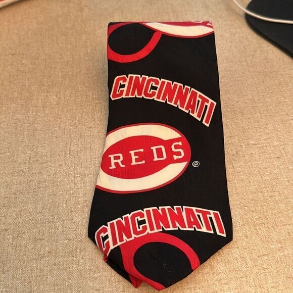 Cincinnati Reds Official MLB tie MLB. Ralph Merlin & Co.  silk black,red.white - Picture 1 of 10